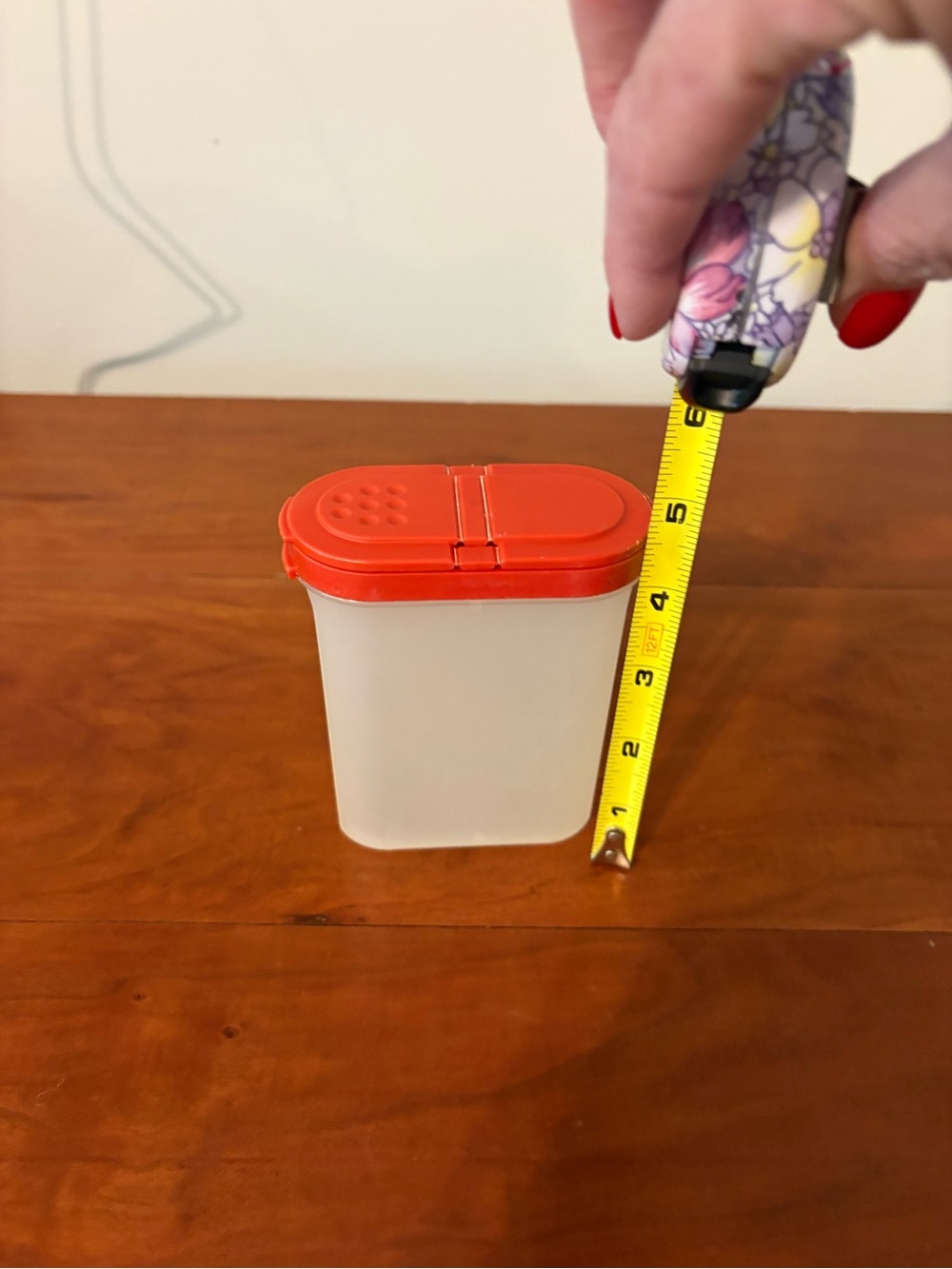 Tupperware Vintage Spice Shaker Dispenser Red Lid Kitchen Storage Container - Picture 9 of 10